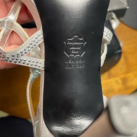 Touch of Nina satin and crystal Metallic Strappy Heels worn once Sz 9.5 with box - Picture 4 of 11